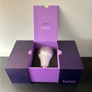 Twist Bluetooth LED bulb/speaker for IPhone/Ipad